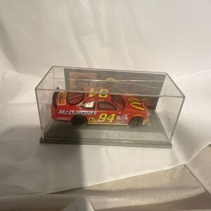 Bill Elliott #94 McDonald’s Ford Taurus NASCAR Die-Cast Car w/ Display Case 🏁🍔